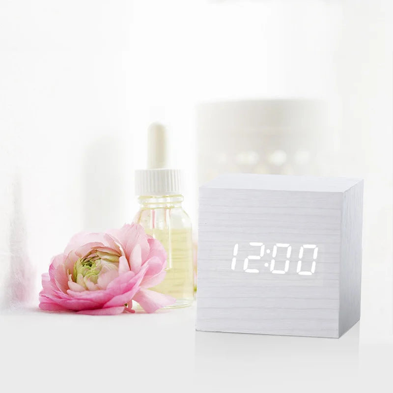 Kaku Clock — Wood Cube LED Display